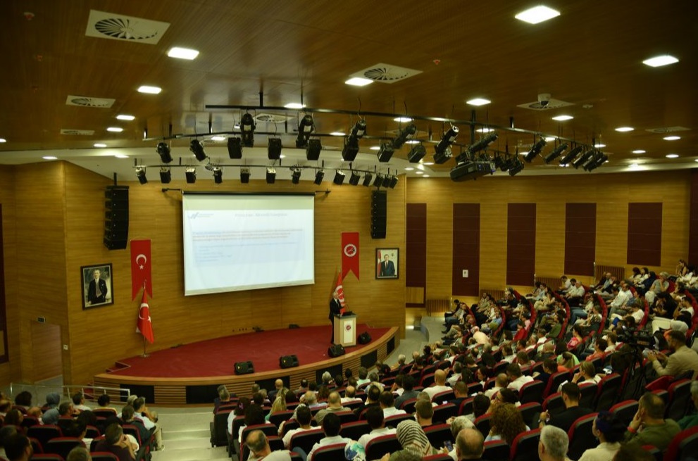 YÖKAK Başkanı Prof. Dr. Kocabıçak Üniversitemizde Akreditasyon Süreçlerini Anlattı